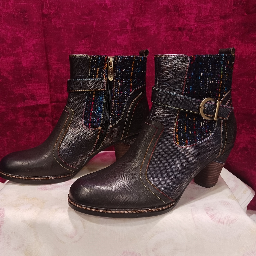 L'Artiste Spring Step Nancie booties NWOT